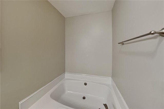 3753 Memorial Parkway NW, Kennesaw, GA 30152