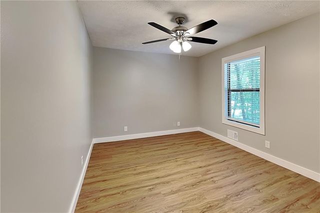 3753 Memorial Parkway NW, Kennesaw, GA 30152