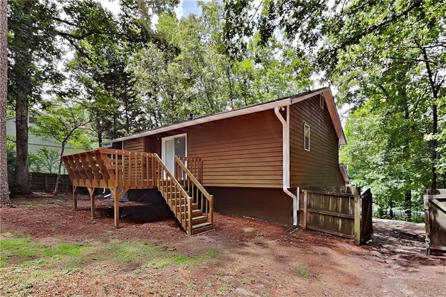 3753 Memorial Parkway NW, Kennesaw, GA 30152