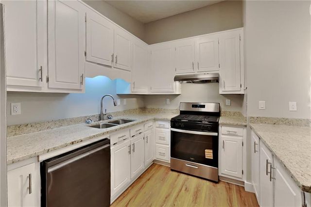 3753 Memorial Parkway NW, Kennesaw, GA 30152
