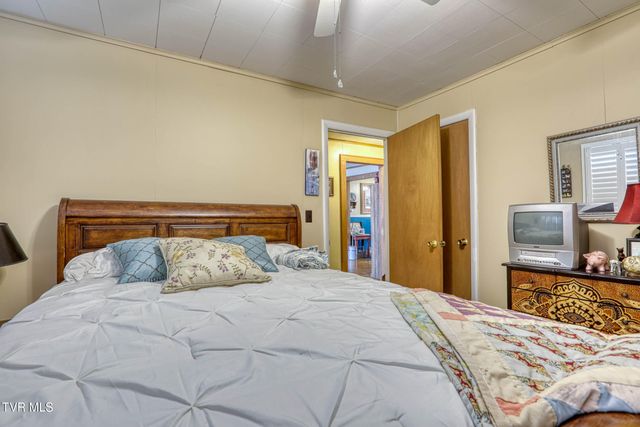 1826 Kenwood Road, Kingsport, TN 37664