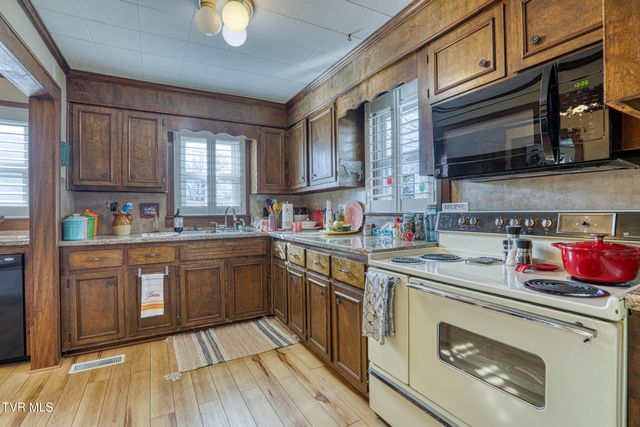 1826 Kenwood Road, Kingsport, TN 37664