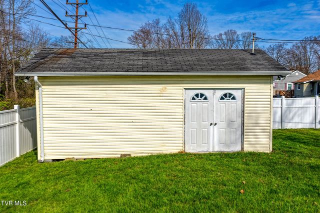 1826 Kenwood Road, Kingsport, TN 37664