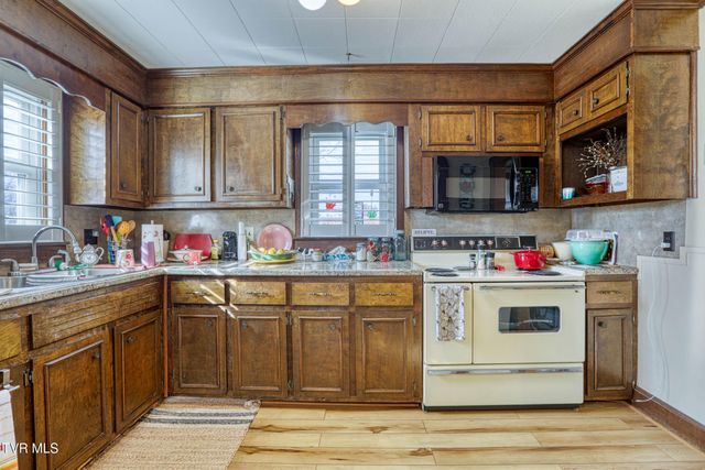 1826 Kenwood Road, Kingsport, TN 37664