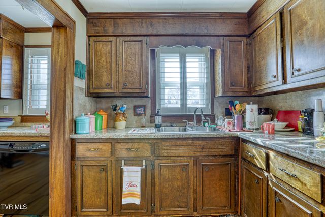 1826 Kenwood Road, Kingsport, TN 37664