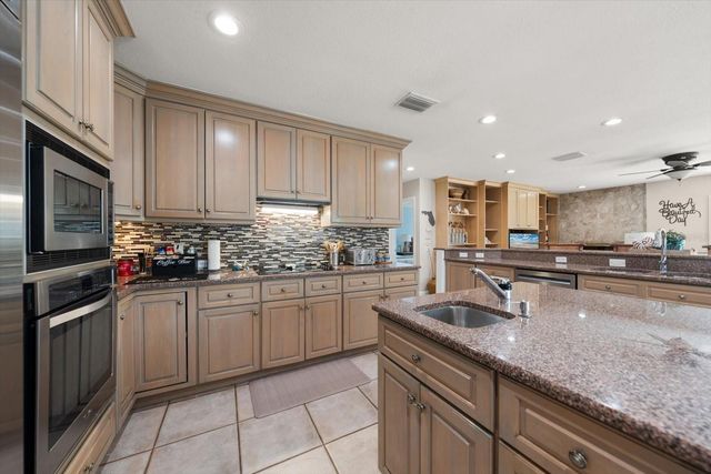 2308 BEACH TRAIL, Indian Rocks Beach, FL 33785