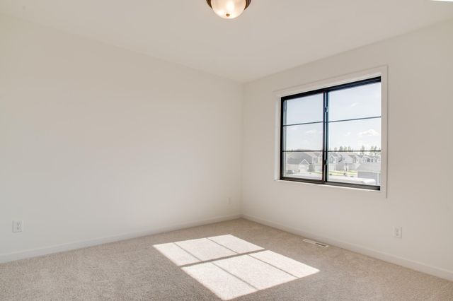 6726 Belding Drive S, Fargo, ND 58104