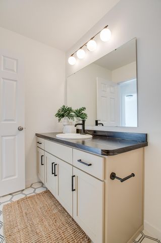 6726 Belding Drive S, Fargo, ND 58104