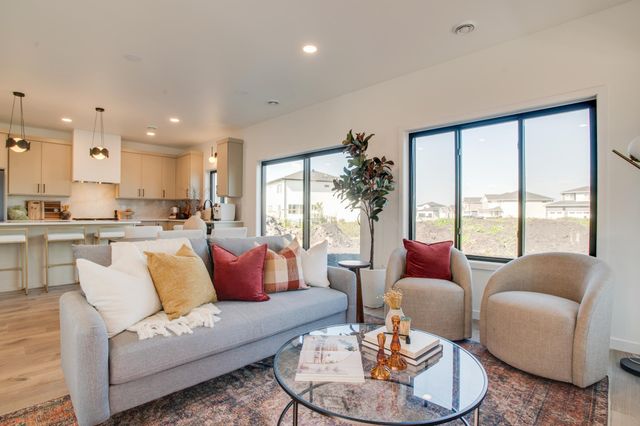 6726 Belding Drive S, Fargo, ND 58104