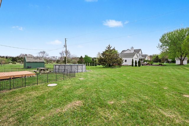 61117 County Road 653, Paw Paw, MI 49079