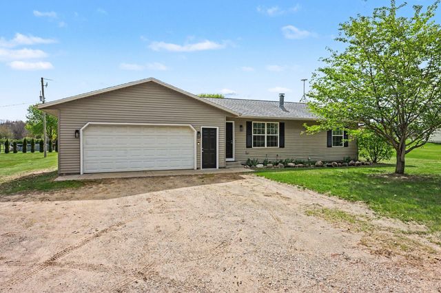 61117 County Road 653, Paw Paw, MI 49079