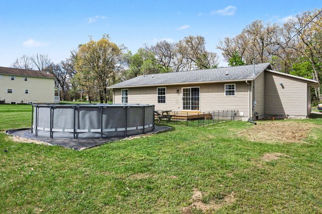 61117 County Road 653, Paw Paw, MI 49079