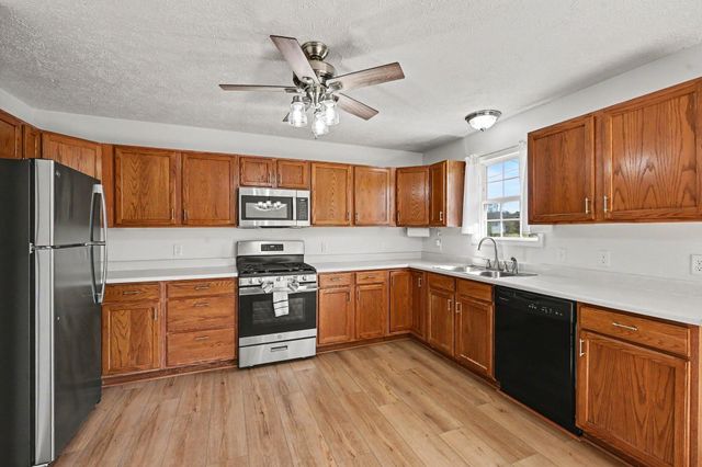 61117 County Road 653, Paw Paw, MI 49079
