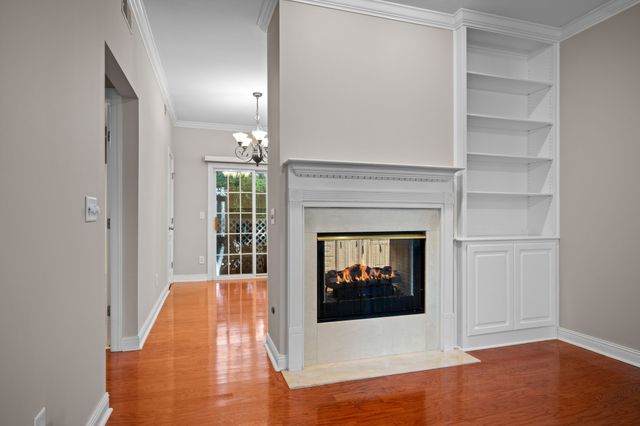 6952 Highway 70 S Apt 129, Nashville, TN 37221