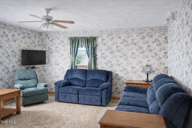 155 Old Stage Coach Road, Blountville, TN 37617