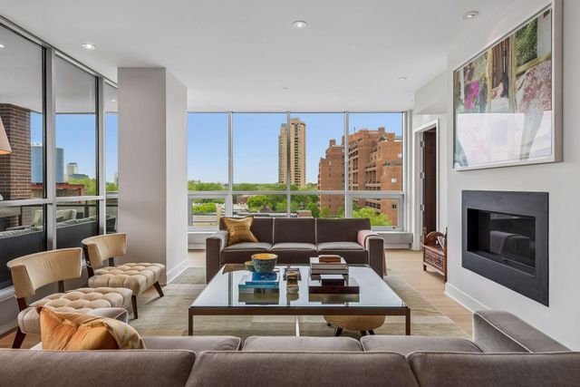 222 2nd Street SE 801, Minneapolis, MN 55414