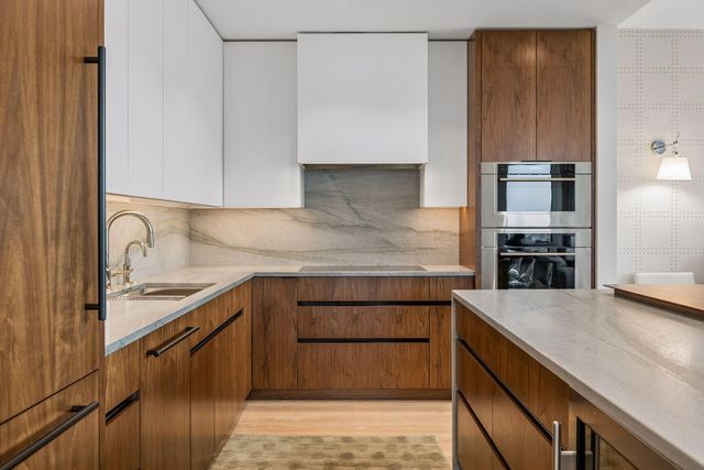 222 2nd Street SE 801, Minneapolis, MN 55414