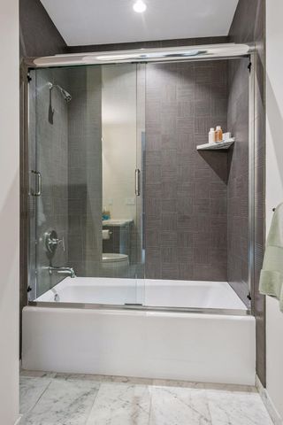 222 2nd Street SE 801, Minneapolis, MN 55414