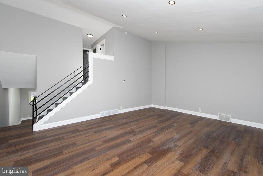 1203 MACARTHUR DR, CAMDEN, NJ 08104 — photo 5