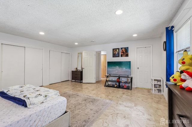 36 Henry Street, Edison, NJ 08820
