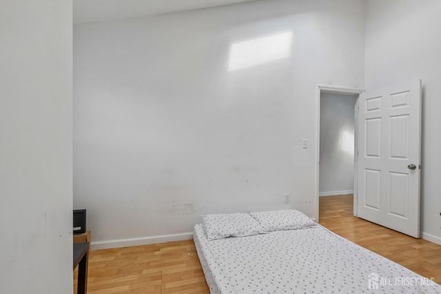 36 Henry Street, Edison, NJ 08820