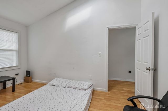 36 Henry Street, Edison, NJ 08820