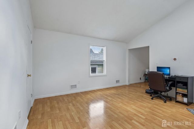 36 Henry Street, Edison, NJ 08820