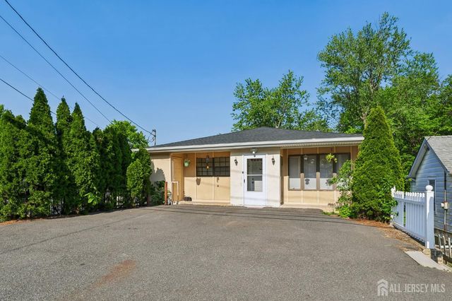 36 Henry Street, Edison, NJ 08820