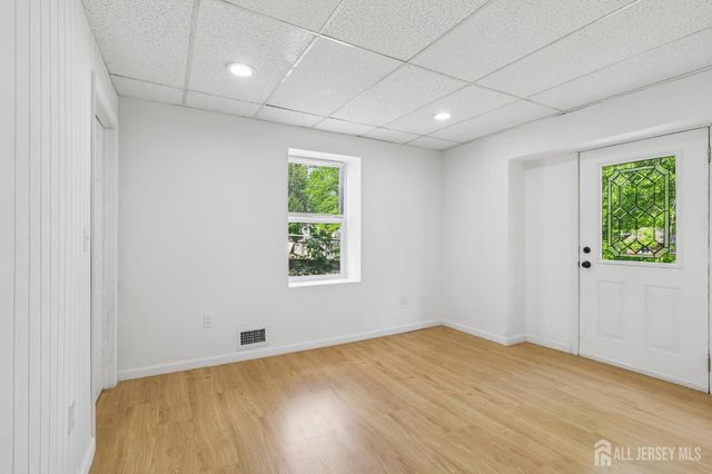 36 Henry Street, Edison, NJ 08820