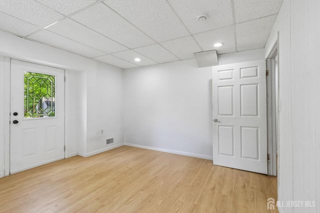 36 Henry Street, Edison, NJ 08820