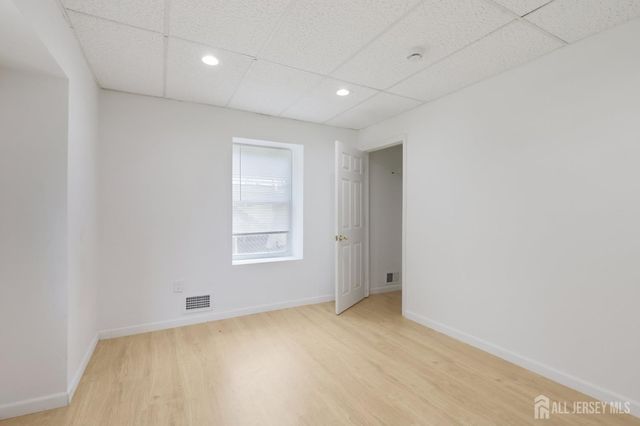 36 Henry Street, Edison, NJ 08820