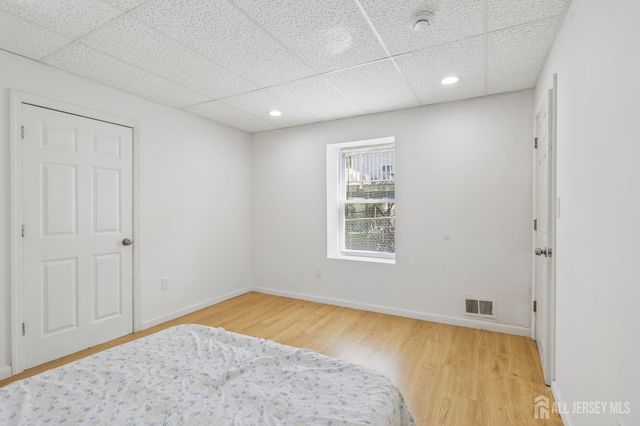 36 Henry Street, Edison, NJ 08820