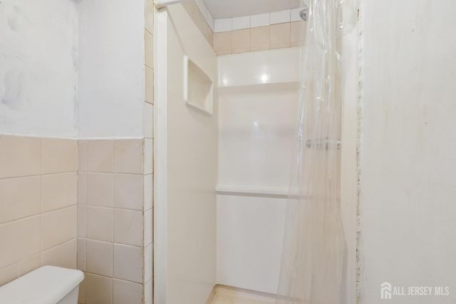 36 Henry Street, Edison, NJ 08820