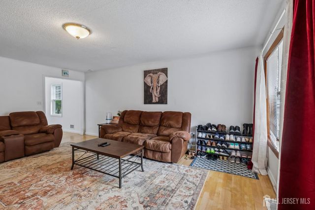 36 Henry Street, Edison, NJ 08820