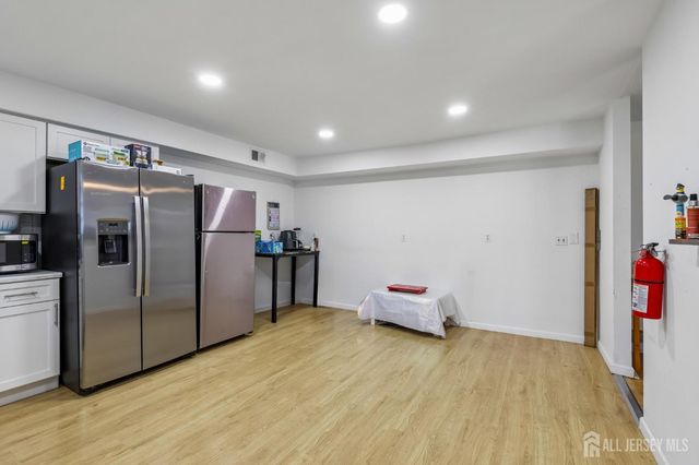 36 Henry Street, Edison, NJ 08820