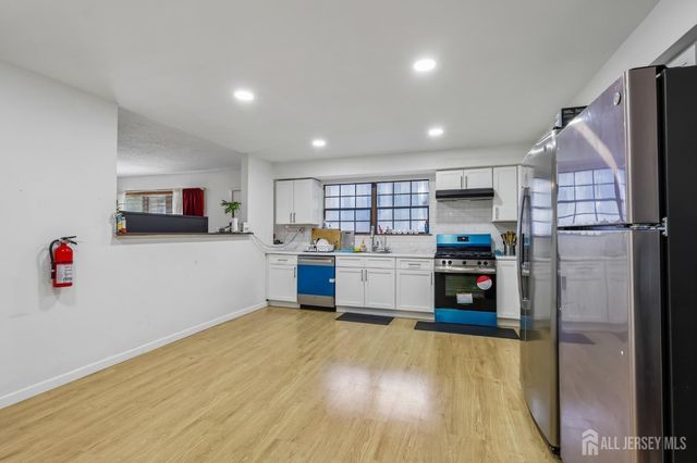 36 Henry Street, Edison, NJ 08820