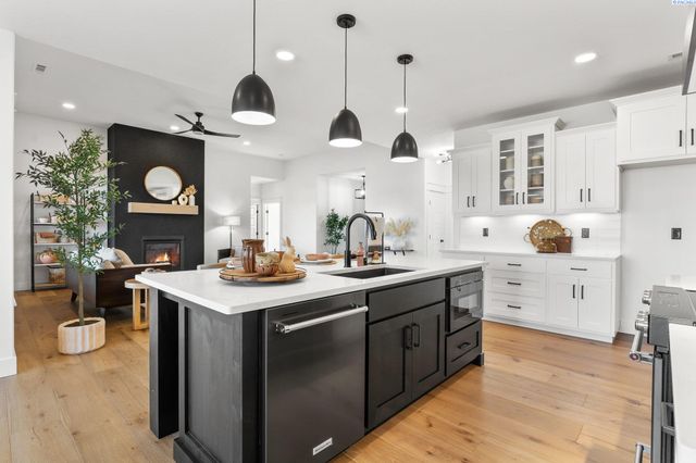 8103 Concord Crest Lane, Pasco, WA 99301