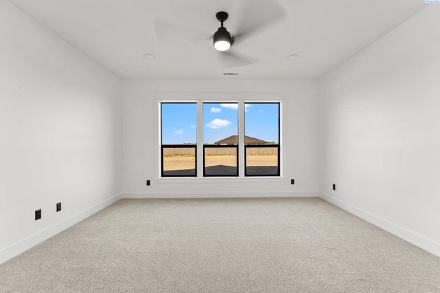 8103 Concord Crest Lane, Pasco, WA 99301