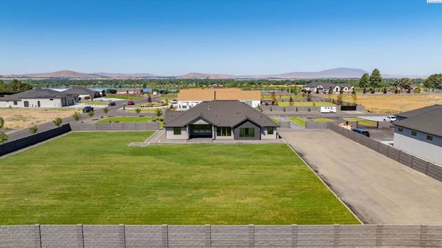 8103 Concord Crest Lane, Pasco, WA 99301