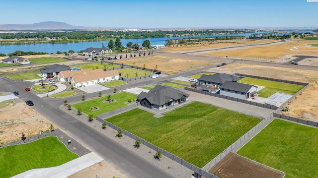8103 Concord Crest Lane, Pasco, WA 99301