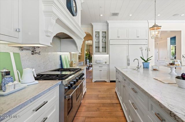 5446 E EXETER Boulevard, Phoenix, AZ 85018