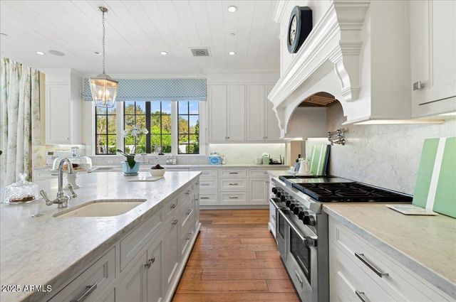 5446 E EXETER Boulevard, Phoenix, AZ 85018