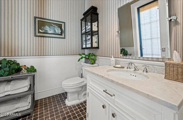 5446 E EXETER Boulevard, Phoenix, AZ 85018