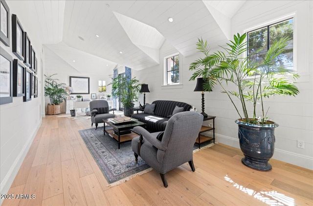 5446 E EXETER Boulevard, Phoenix, AZ 85018