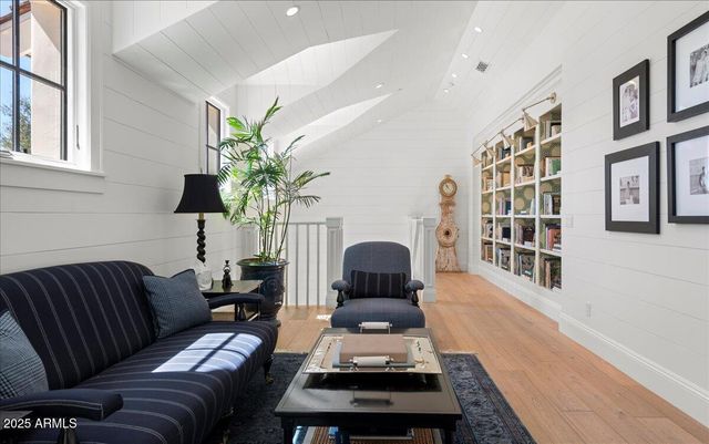 5446 E EXETER Boulevard, Phoenix, AZ 85018