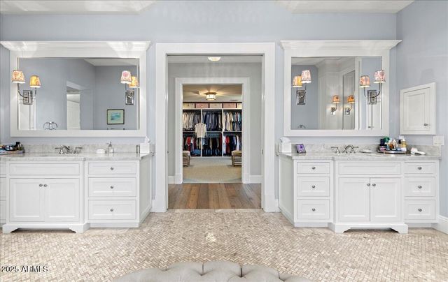 5446 E EXETER Boulevard, Phoenix, AZ 85018