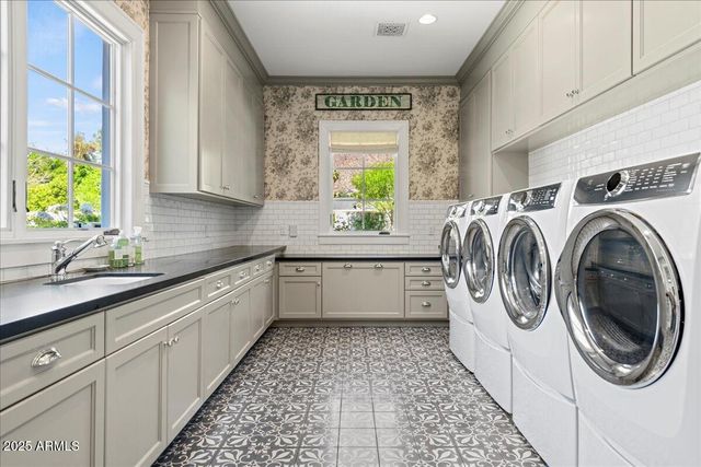 5446 E EXETER Boulevard, Phoenix, AZ 85018