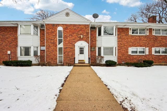 527 W Eastman Street 2C, Arlington Heights, IL 60005