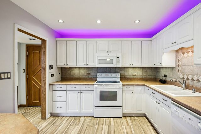 527 W Eastman Street 2C, Arlington Heights, IL 60005