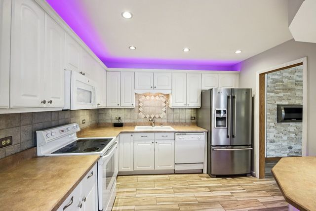 527 W Eastman Street 2C, Arlington Heights, IL 60005